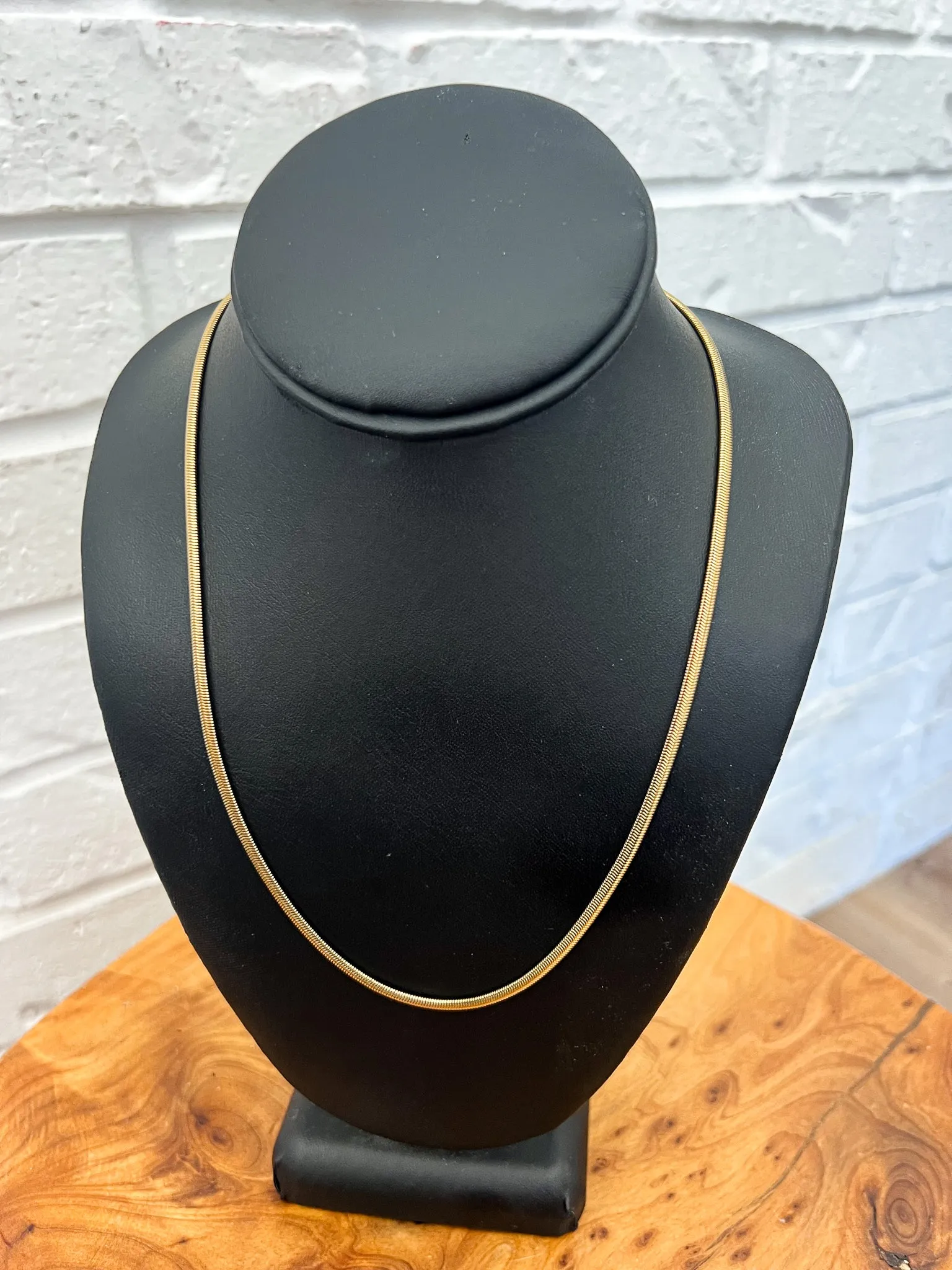 18K Eden Thin Herringbone Necklace