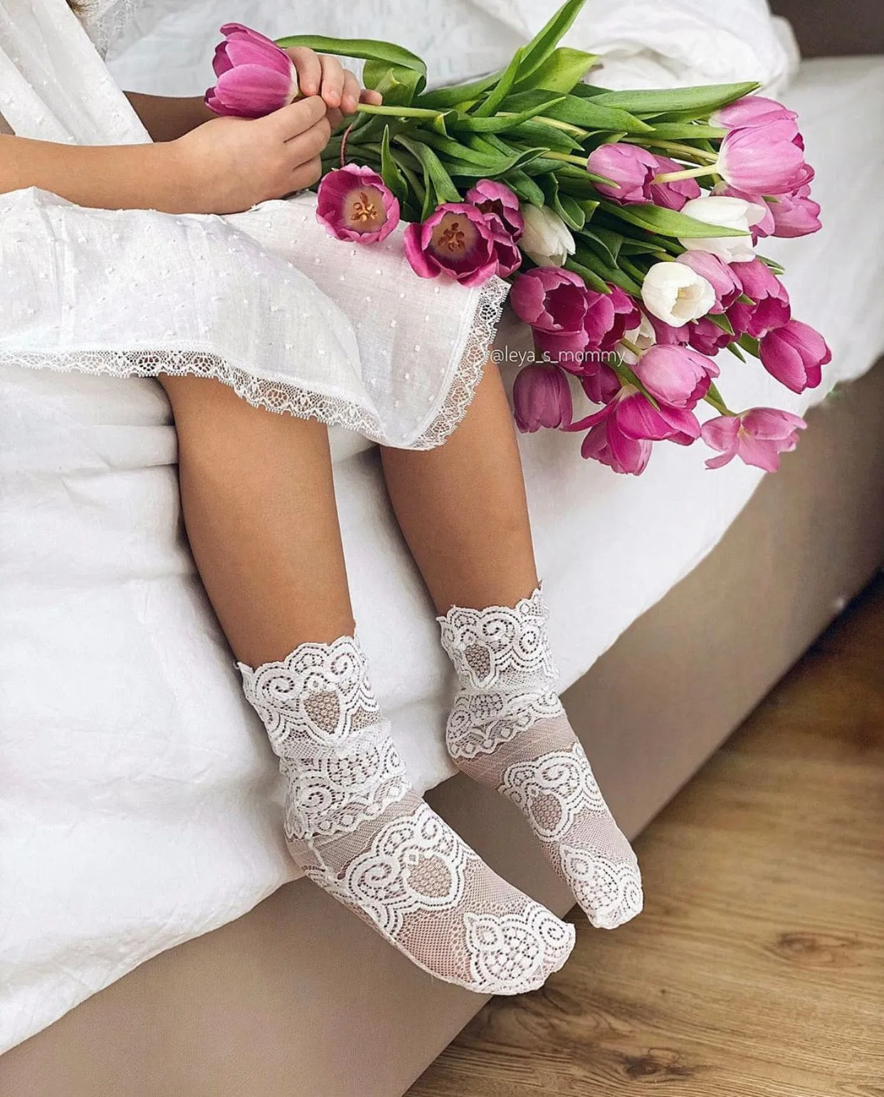 Alice Lace Socks