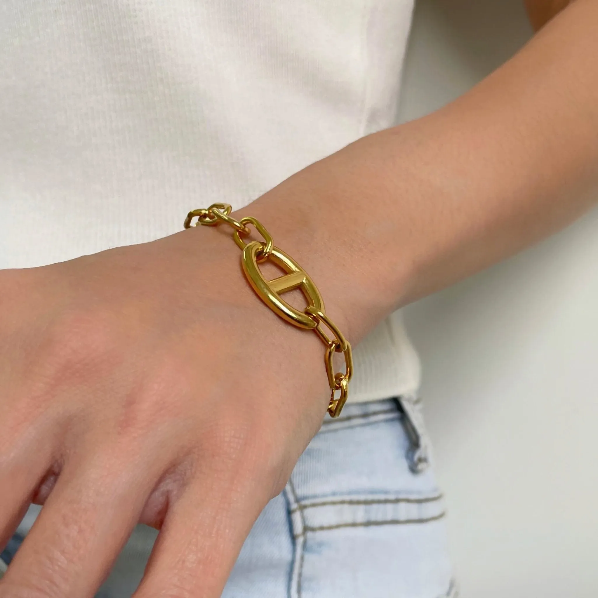 Modern Chunky Chain Bracelet Gold