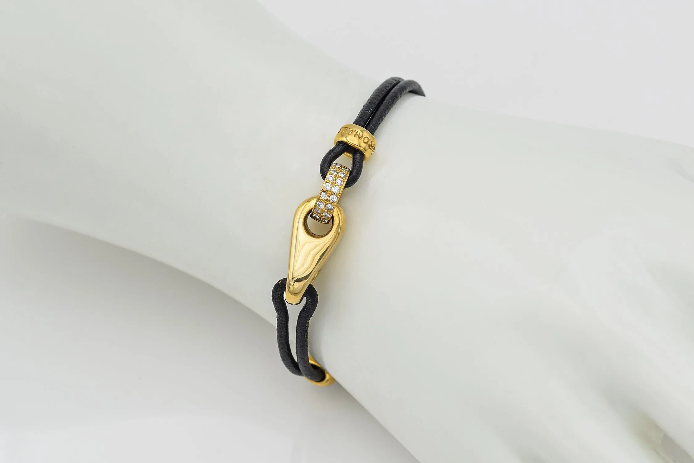 Oromalia Italy 18K Yellow Gold Diamond Leather Bracelet