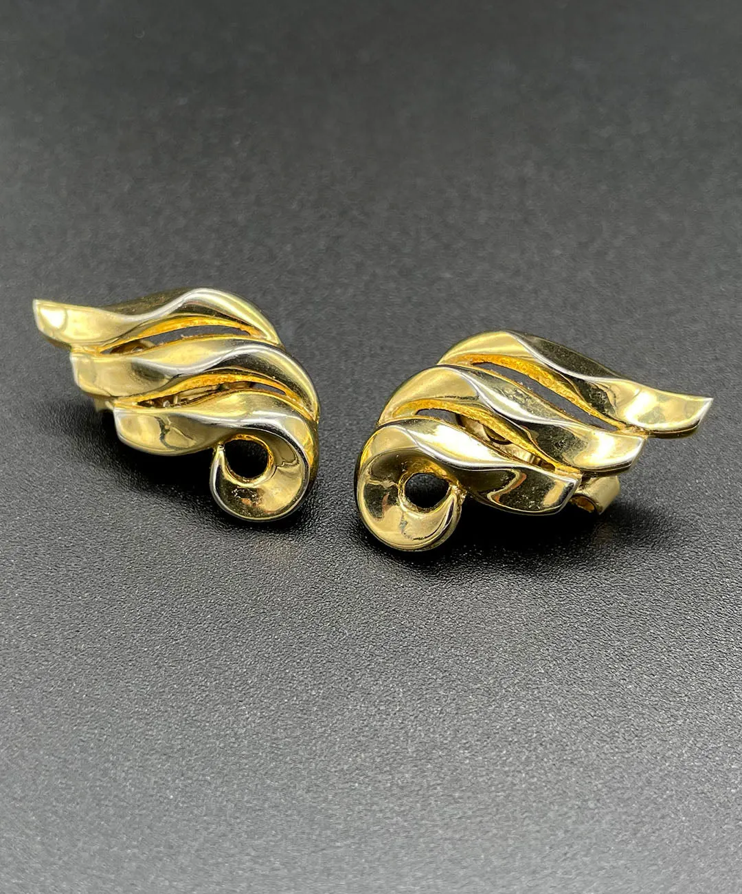 【USA輸入】 ヴィンテージ TRIFARI アブストラクト イヤリング/Vintage TRIFARI Abstract Clip On Earrings