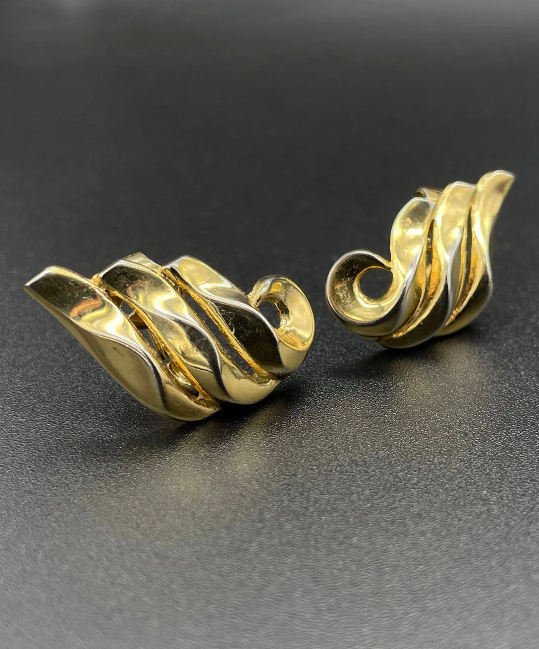 【USA輸入】 ヴィンテージ TRIFARI アブストラクト イヤリング/Vintage TRIFARI Abstract Clip On Earrings