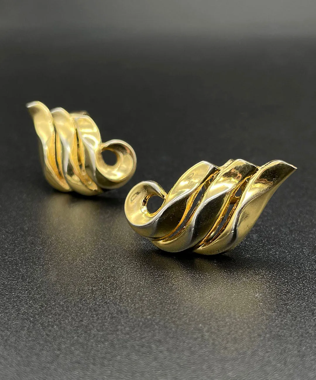 【USA輸入】 ヴィンテージ TRIFARI アブストラクト イヤリング/Vintage TRIFARI Abstract Clip On Earrings