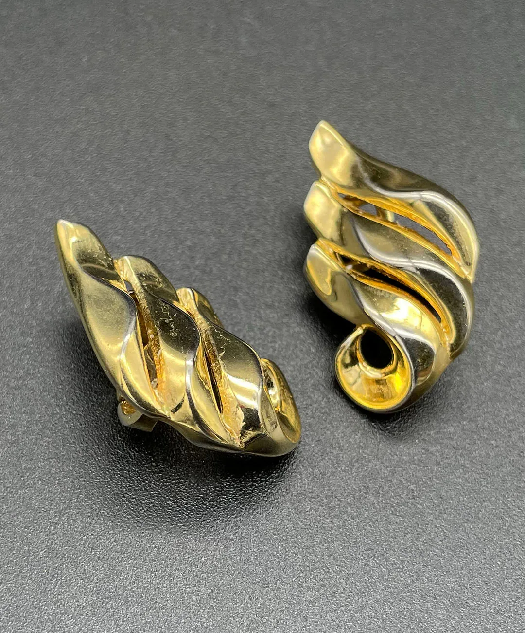 【USA輸入】 ヴィンテージ TRIFARI アブストラクト イヤリング/Vintage TRIFARI Abstract Clip On Earrings