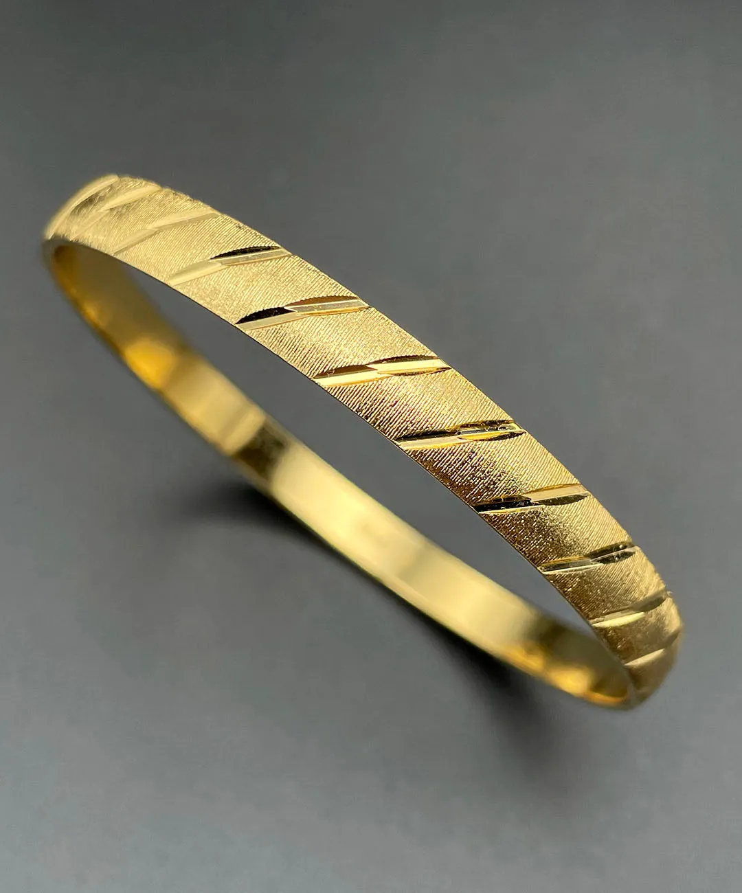 【USA輸入】ヴィンテージ MONET ゴールド カッティング バングル/Vintage MONET Gold Cutting Bangle