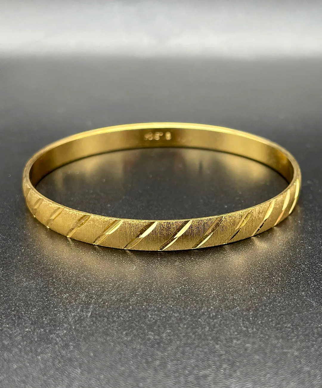 【USA輸入】ヴィンテージ MONET ゴールド カッティング バングル/Vintage MONET Gold Cutting Bangle