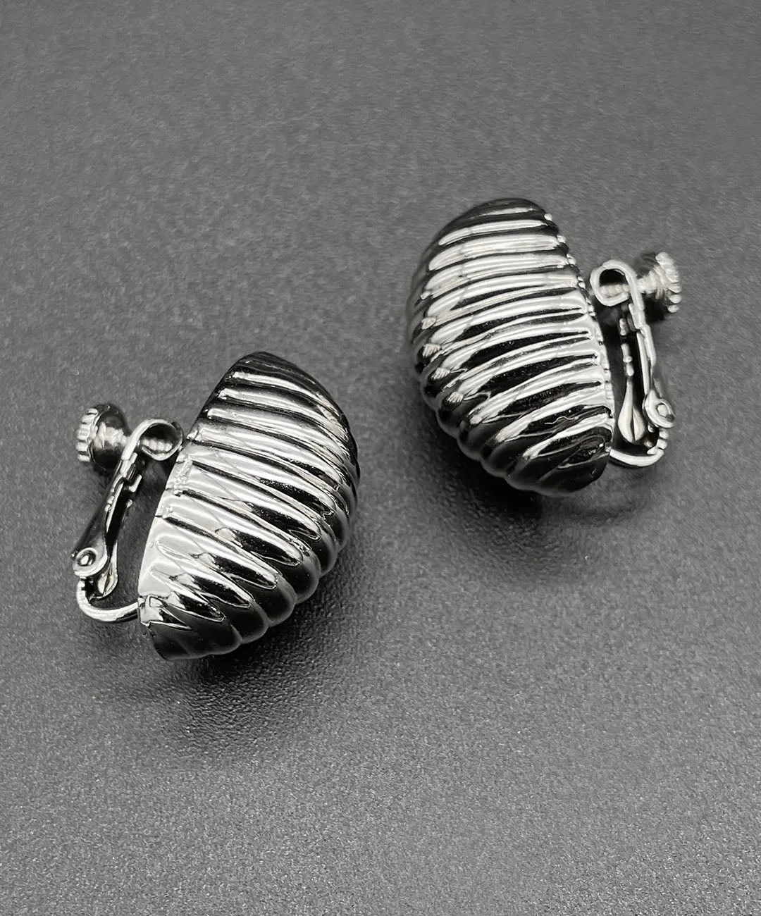 【USA輸入】ヴィンテージ NAPIER メタル イヤリング/Vintage NAPIER Metal Clip On Earrings