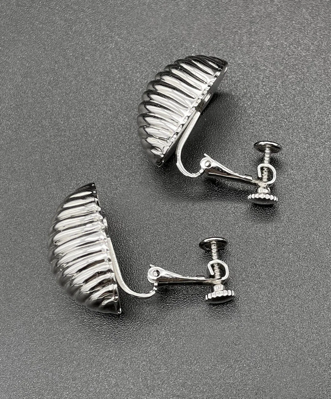 【USA輸入】ヴィンテージ NAPIER メタル イヤリング/Vintage NAPIER Metal Clip On Earrings