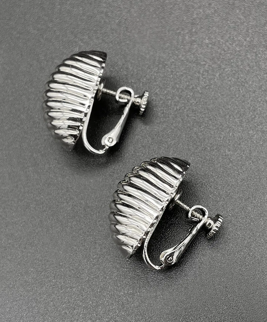 【USA輸入】ヴィンテージ NAPIER メタル イヤリング/Vintage NAPIER Metal Clip On Earrings