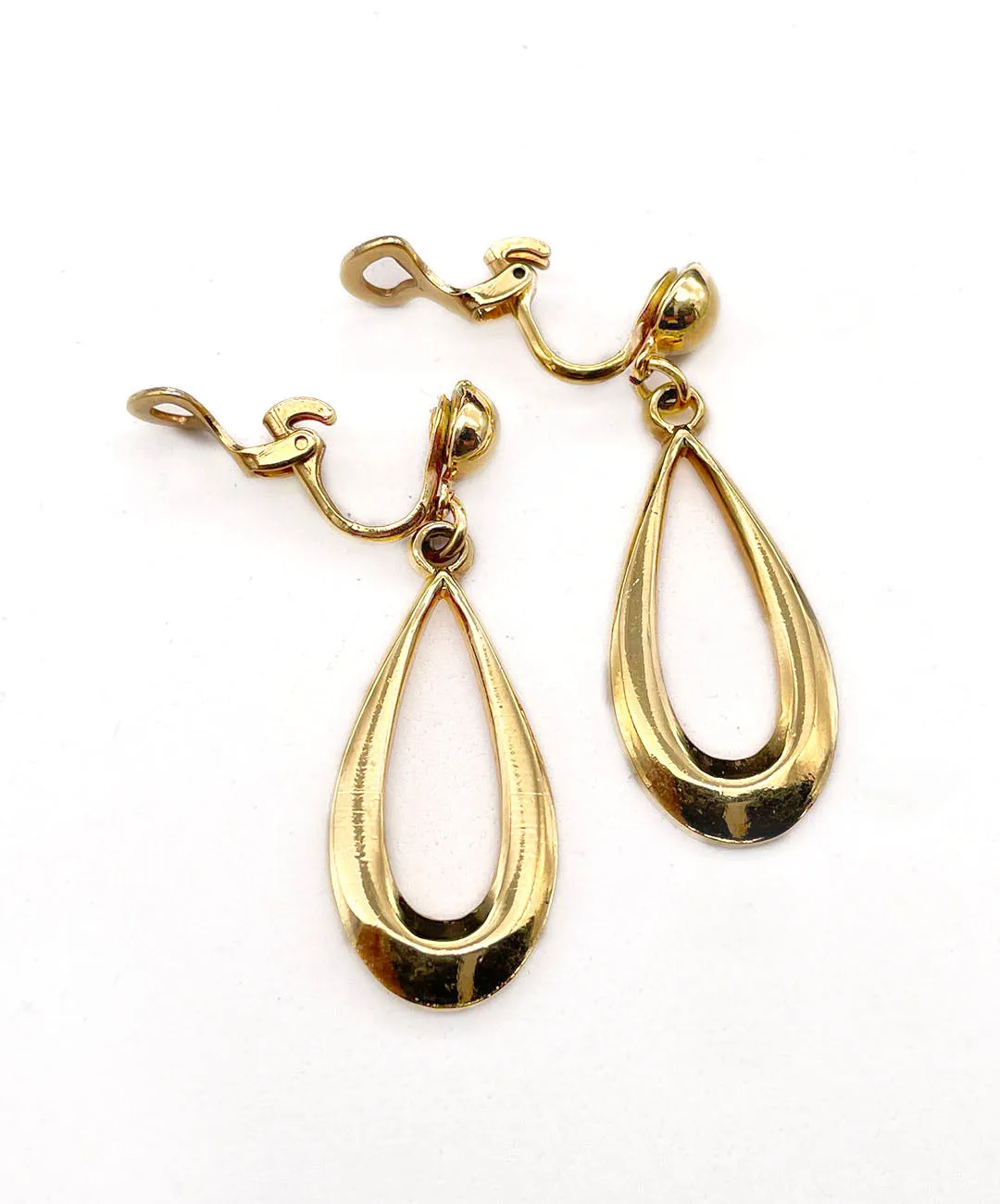 【USA輸入】ヴィンテージ ゴールドトーン ティアドロップ イヤリング/Vintage Gold Tear Drop Clip On Earrings