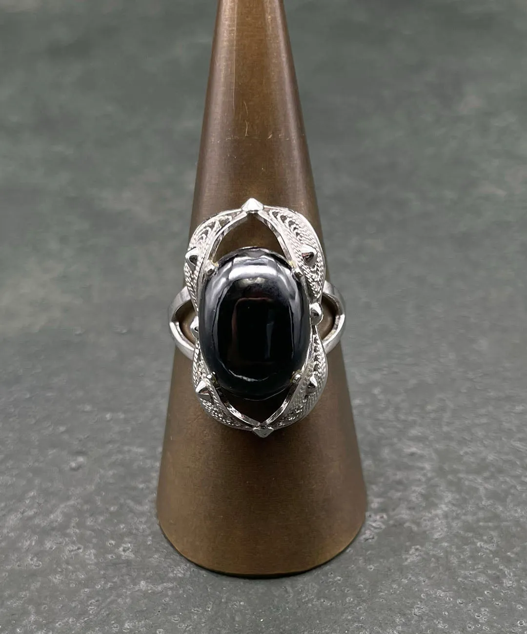 【USA輸入】ヴィンテージ ブラックカボション フィリグリー リング/Vintage Black Cabochon Filigree Ring