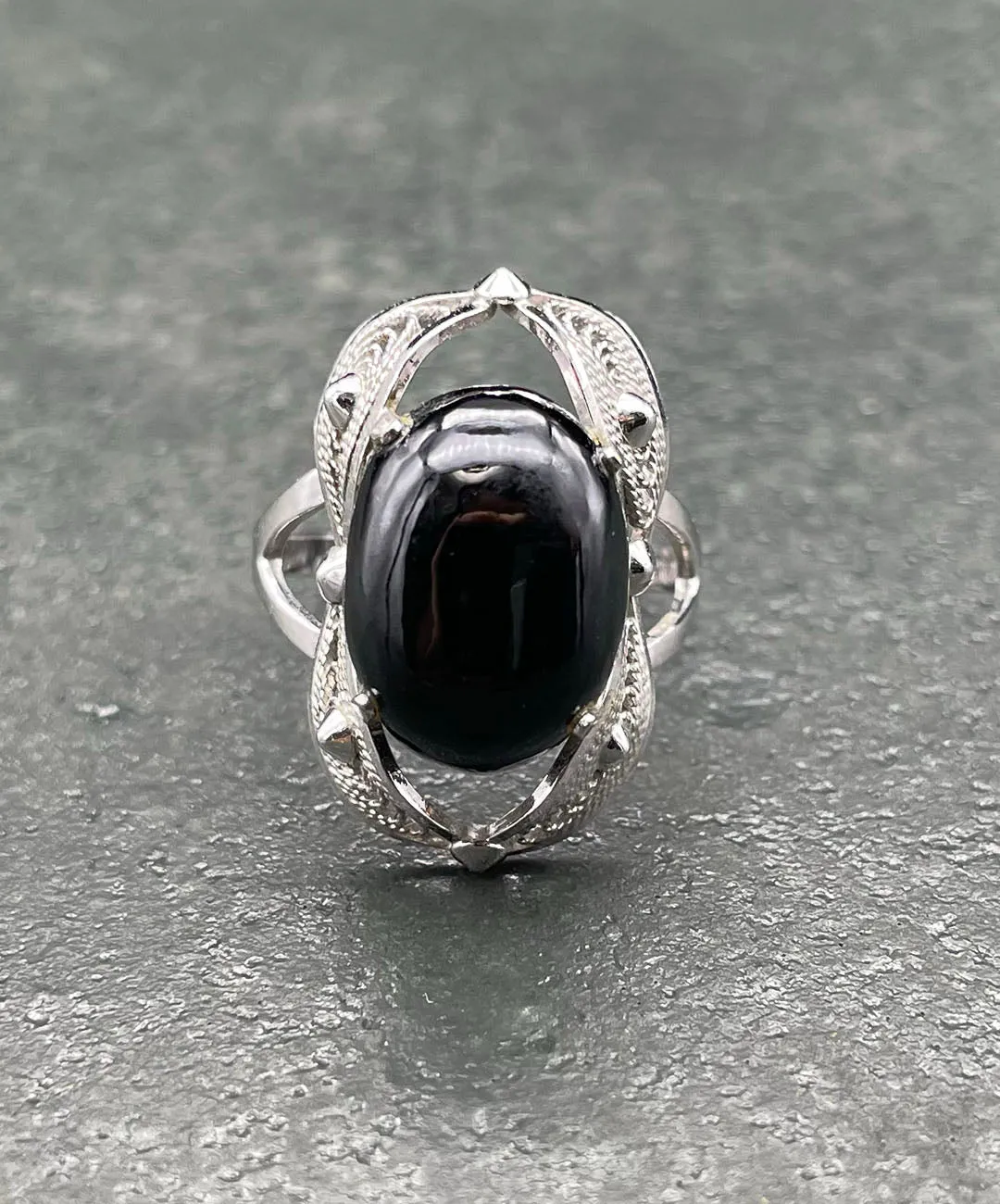 【USA輸入】ヴィンテージ ブラックカボション フィリグリー リング/Vintage Black Cabochon Filigree Ring