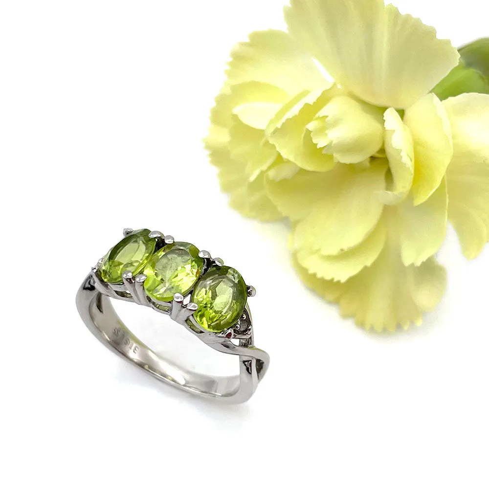 【USA輸入】ヴィンテージ ペリドットグリーン ビジュー リング/Vintage Peridot Green Bijou Ring